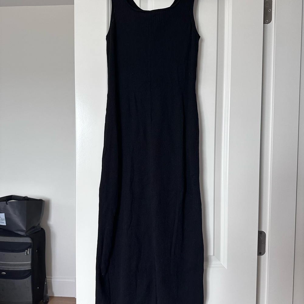Chic Black Sleeveless Maxi Dress
